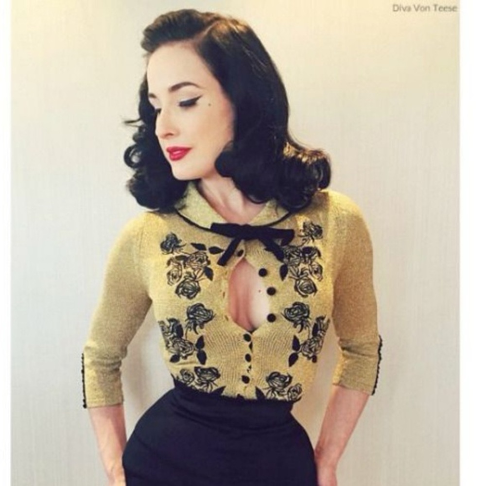 Elegant Gold and Black Floral cardigan